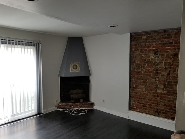 Building Photo - 1134 Rodman St Unit 7 Rental