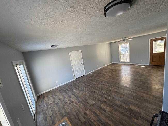 Photo - 1211 Redbud St