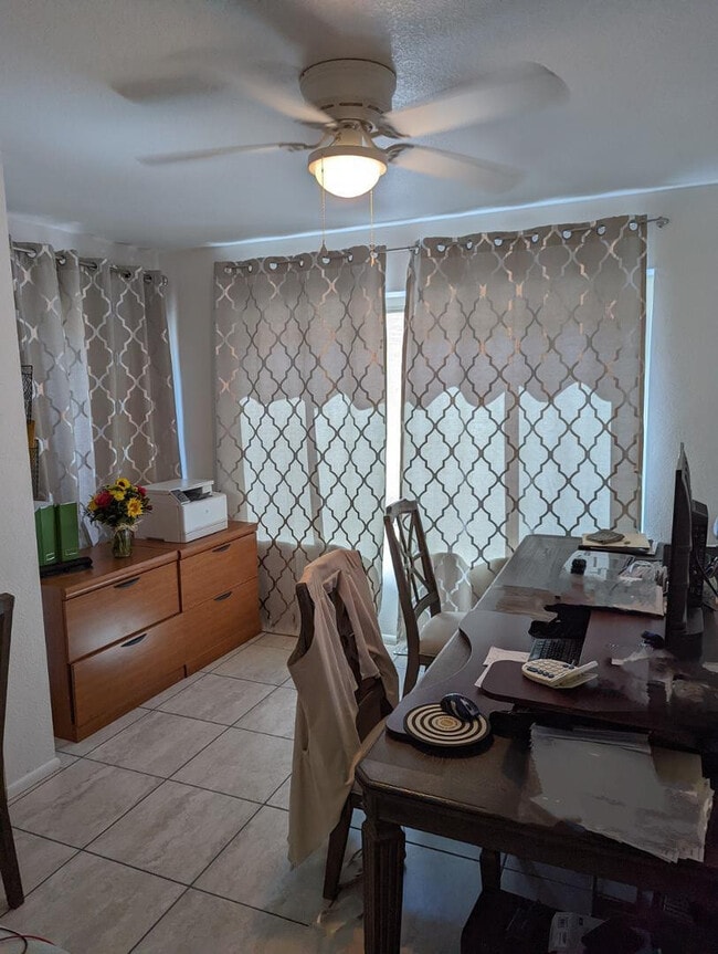 Photo - 306 E Ludlow Dr