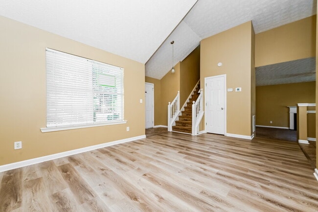 Photo - 735 Compton Ln