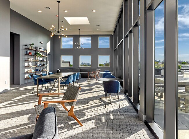 Skye Lounge