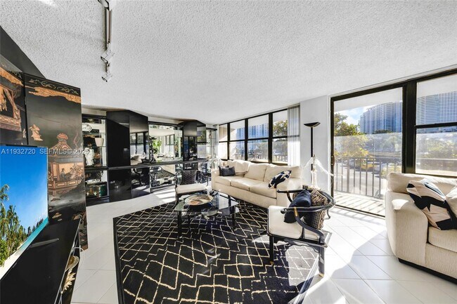 Photo - 800 Parkview Dr Unit 230