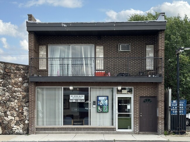 Building Photo - 5947 W Montrose Ave Rental