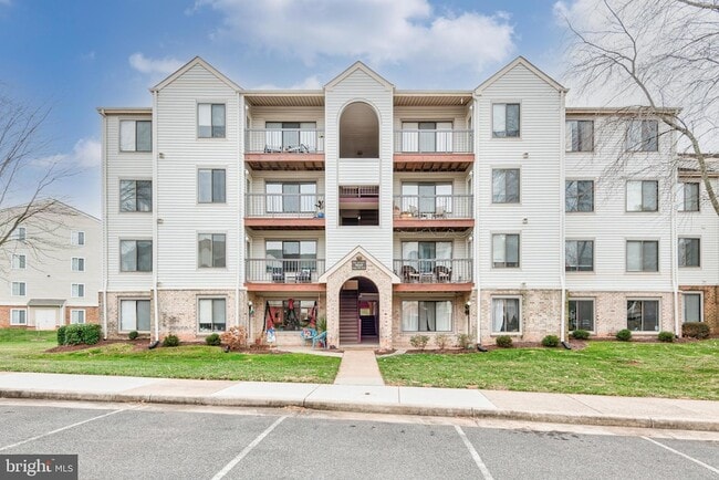 Building Photo - 9569 Coggs Bill Dr Unit 303