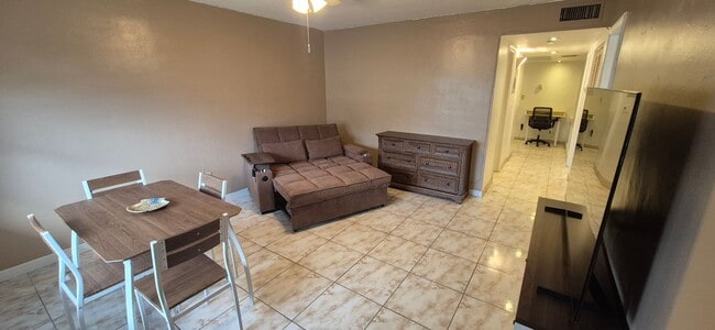 Photo - Charming 2 Bedroom / 1 Bathroom House