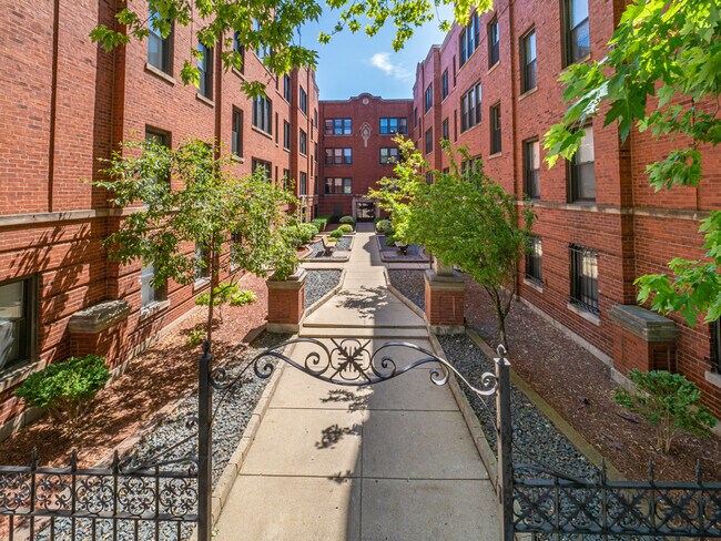 Photo - 3519 N Racine Ave Unit 3E