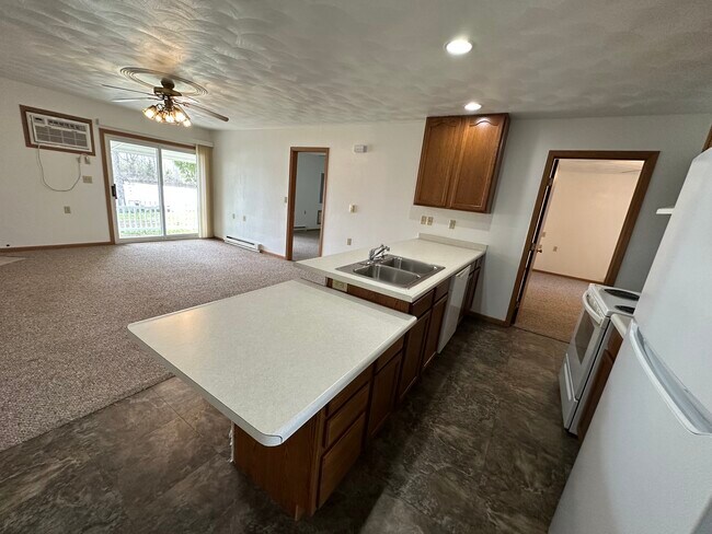 Photo - 1068 Lakeshore Dr Unit 1068