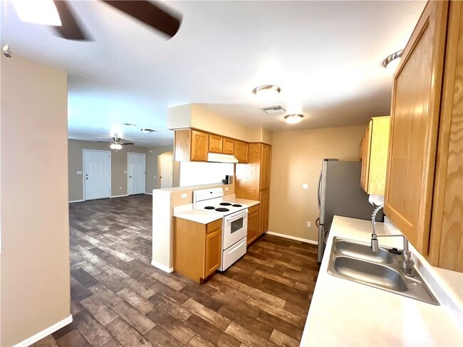 Photo - 848 Roadrunner Dr