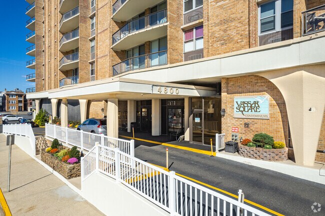 Photo - Vassar Square Condominiums