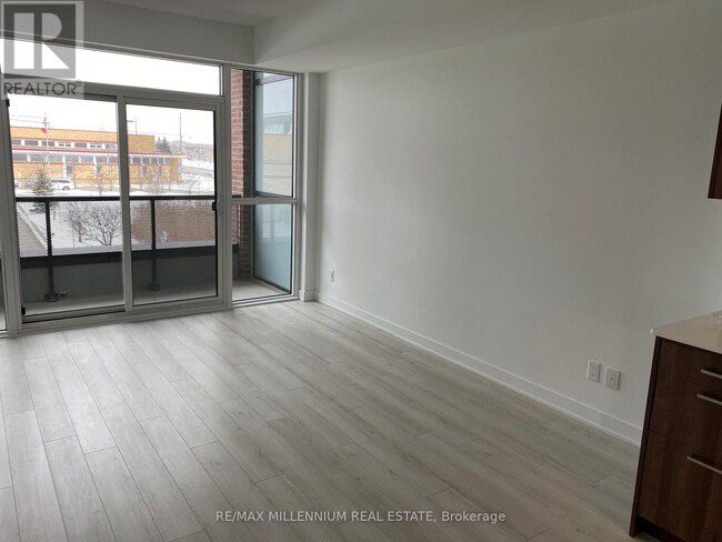 Photo - 681 Yonge St Unit 205