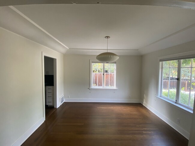 Photo - 1226 Middlefield Rd