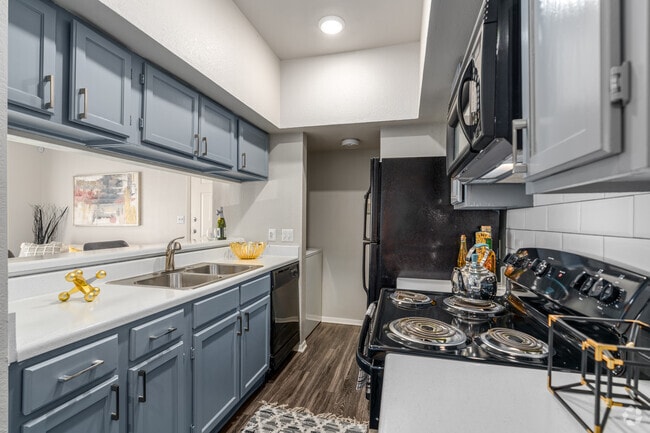 1BR, 1BA - 712SF - Kitchen