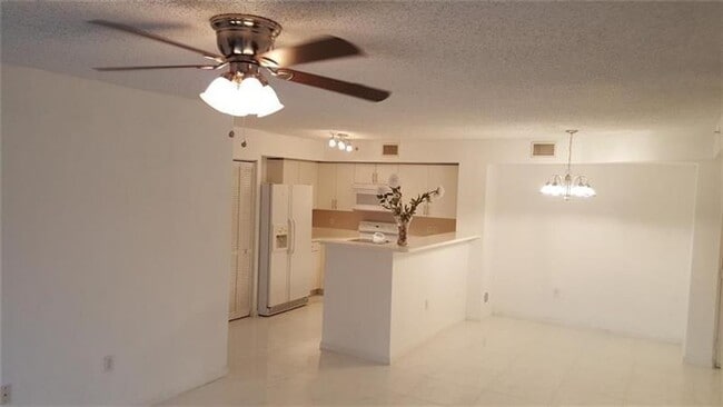 Photo - 4856 N State Rd 7 Unit 103