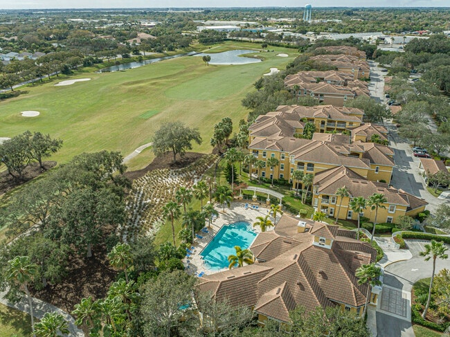 Photo - 5095 Fairways Cir Unidad I203 Rental