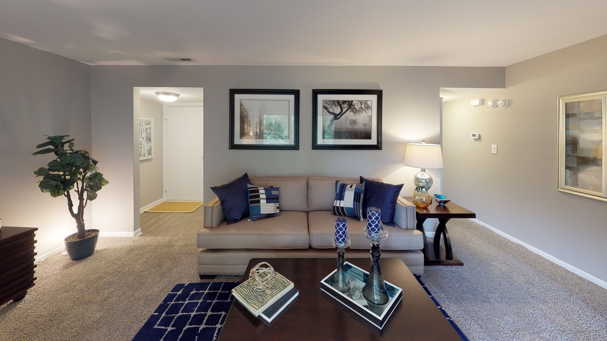Photo - Versailles Apartments