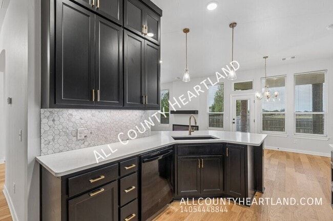 Photo - 612 Firefork Ave