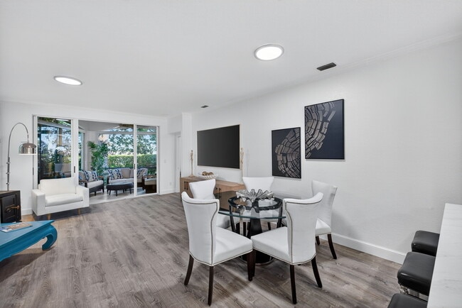 Photo - 8390 Excalibur Cir Unidad F2