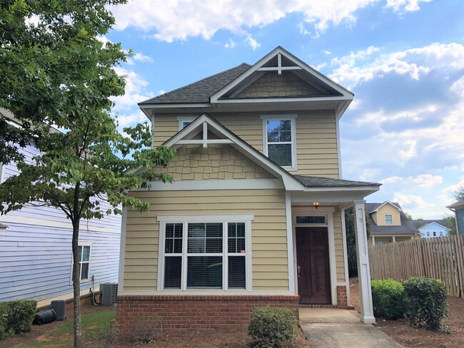Building Photo - PRE-LEASING FOR AUGUST 2026!