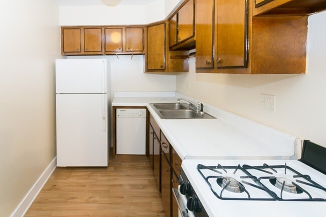 Photo - 675 W Wrightwood Ave Unit 402