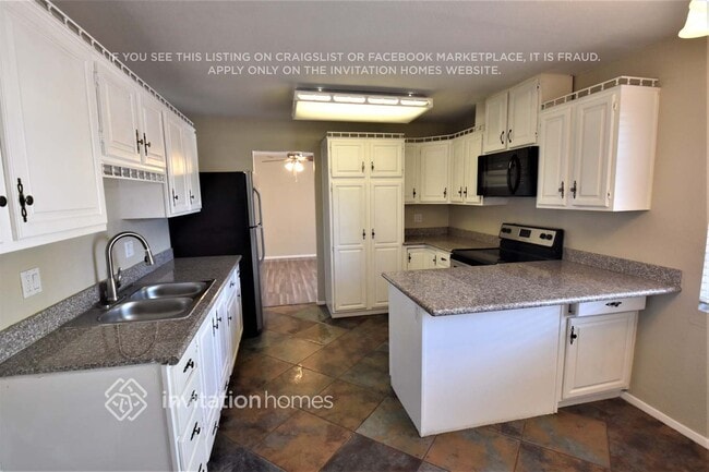 Photo - 8430 E Oak St