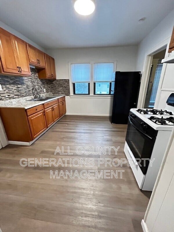 Photo - 9612 Lamontier Ave