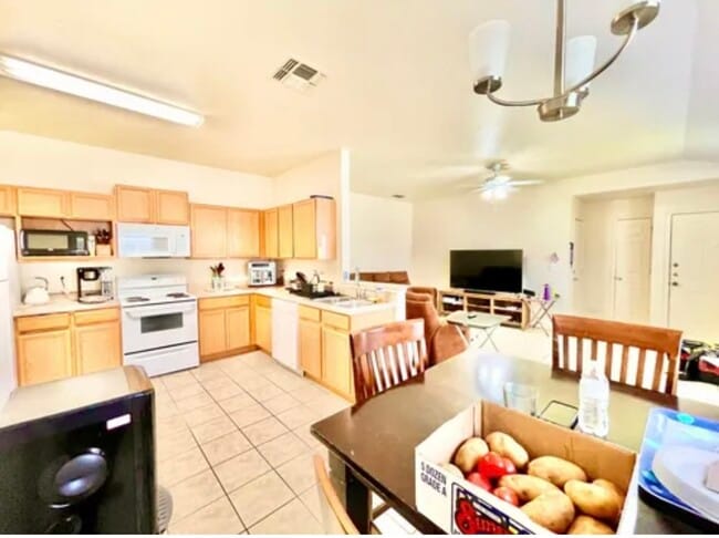 Building Photo - 7925 M G Rd Rental