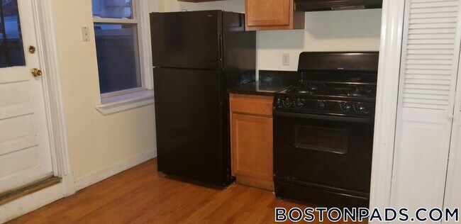 Photo - 220 Hanover St Unit 7