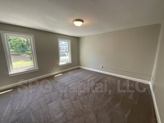Photo - 242 S 2nd St