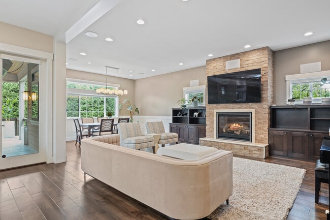 Photo - 9842 NE 29th St