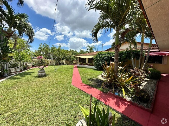 Building Photo - 7170 SW 17th Terrace Rental