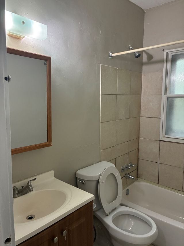 Photo - 13614 Othello Ave Unit 1