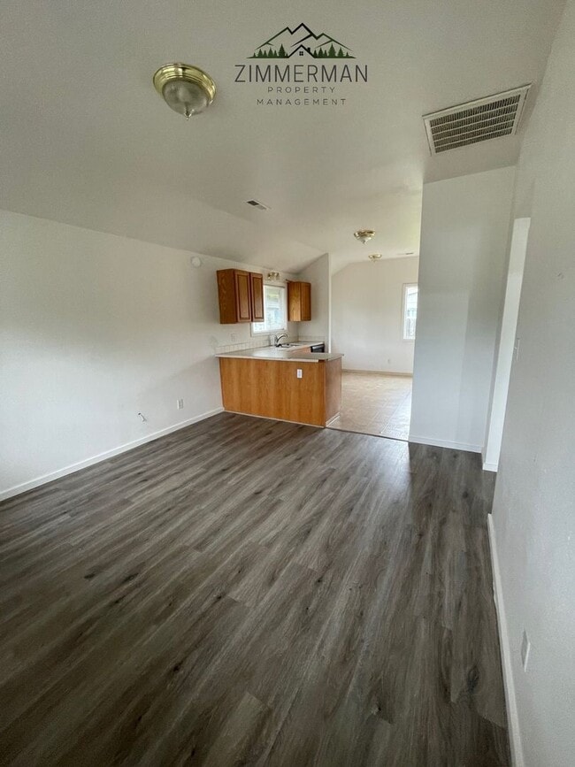 Photo - 3 bedroom, 1 1/2 bathroom House in Thurston neighborhood