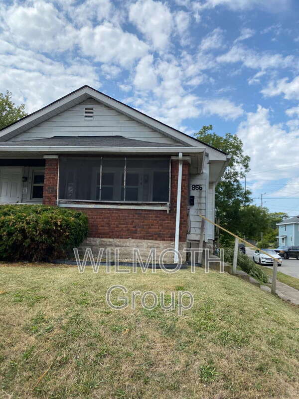 Building Photo - 856 N Bradley Ave