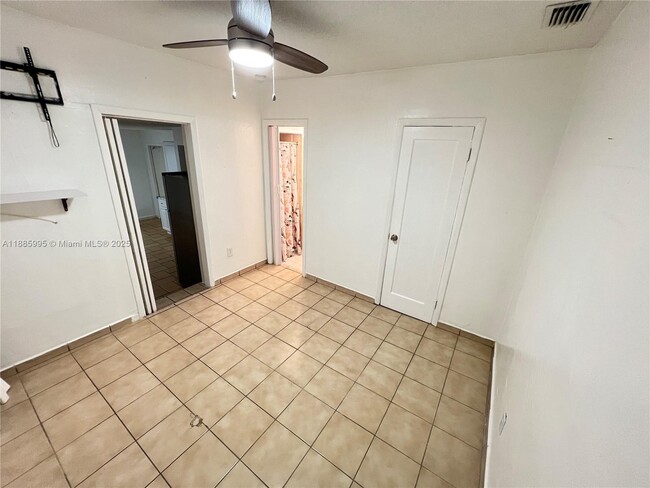 Photo - 200 W 53rd Terrace Unit A