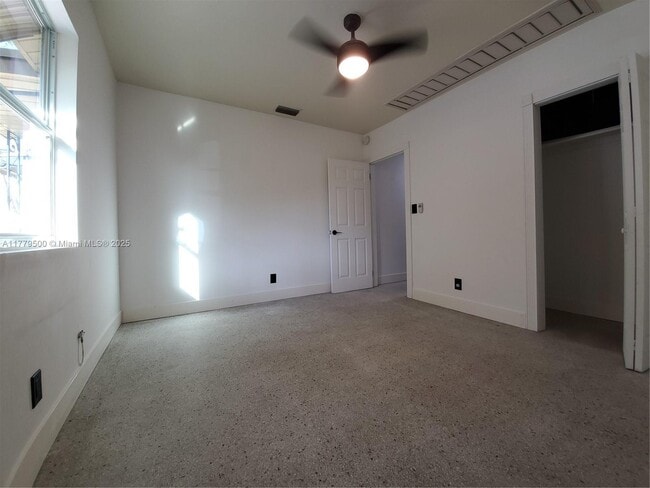 Photo - 2459 Jackson St