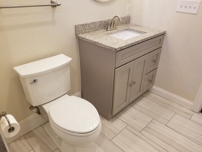 21 Brookledge St Unit 2R
