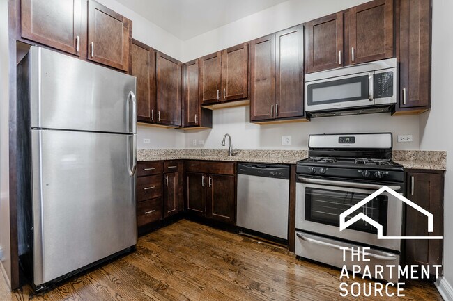 Building Photo - 1758 W Montrose Ave Unit 1