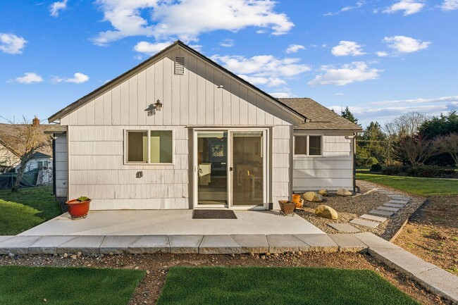 Photo - Waterfront Living!