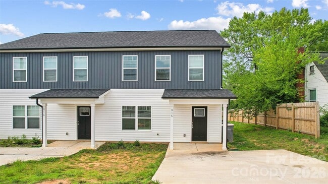 Photo - 816 Fairview St