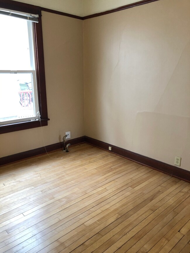 Photo - 1107 E Gorham St Unidad #2