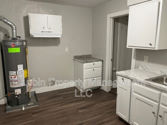 Photo - 781 David St