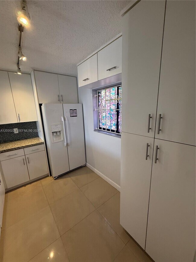 8625 NW 8th St Unit 420