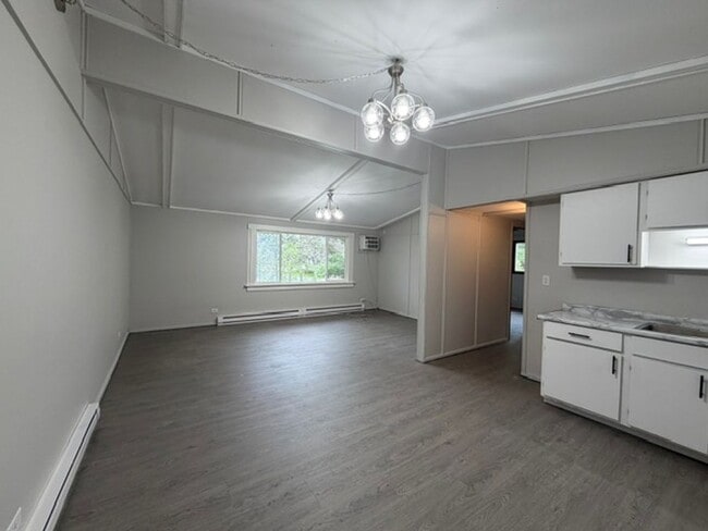 Building Photo - 610 28th Ave N Unit 3