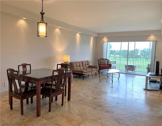 Photo - 2950 N Palm Aire Dr Unit 305