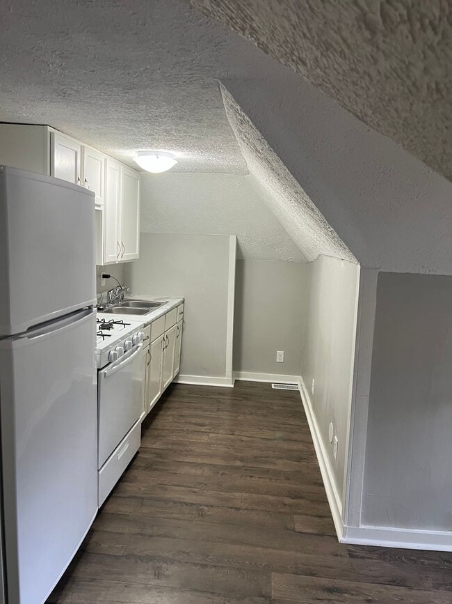 Photo - 1 Bed / 1 Bath unit near ISU campus Unidad 812 N. 11th Street B