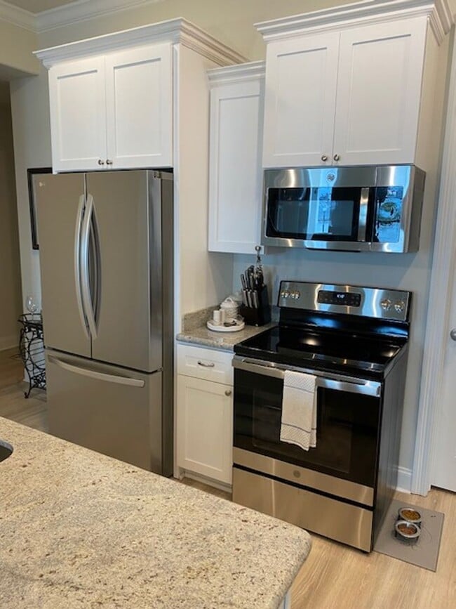 Photo - Furnished luxury riverfront condo for rent