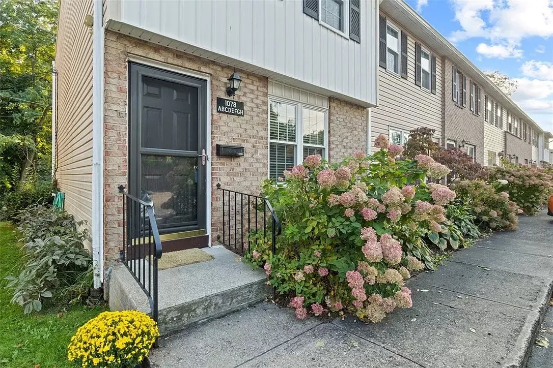 Photo - 1078H Mount Hope Ave