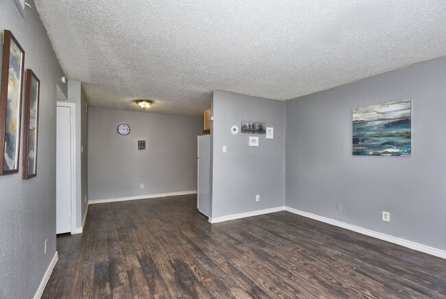 Photo - Heatherstone Apartments