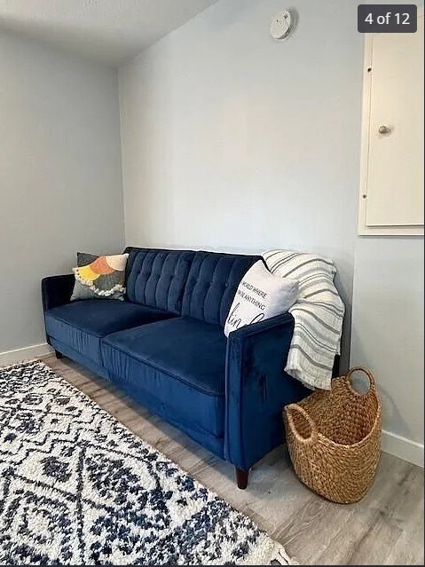 Photo - 3219 Roscoe Ave Unidad Studio