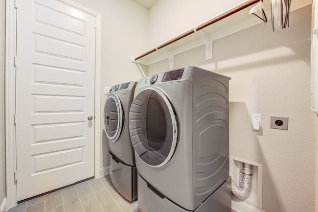 Building Photo - 9884 Preserve Wy